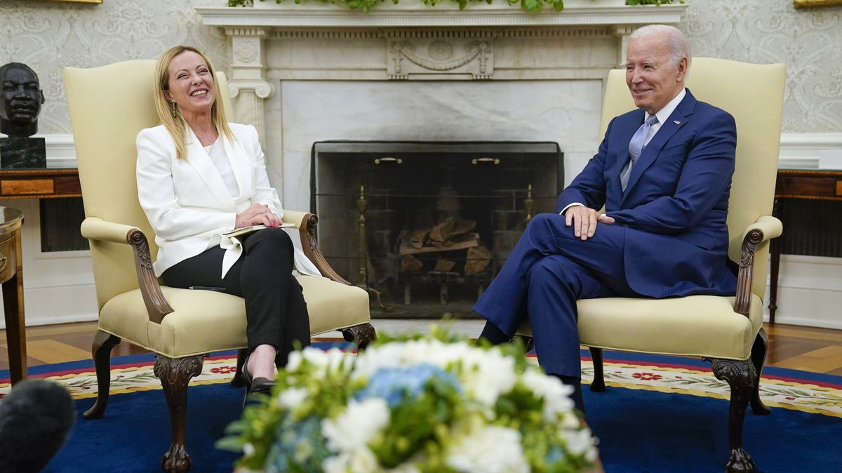 Biden a Meloniová se zavázali pokračovat v pomoci Ukrajině